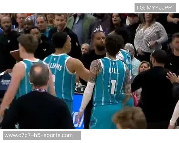 黄蜂主帅称先发防守奠定基调传球流畅展现团队感染力